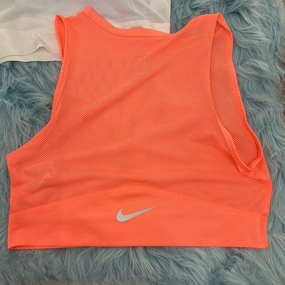 NWOT! 2 Nike Cropped Jersey Tops! Size medium - Picture 3 of 5